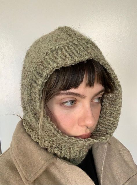 Hood Hats, Crochet Hood, Hood Hat, Knitted Balaclava, Diy Vetement, Cozy Winter Outfits, Pistachio Green, Mode Inspo, Alpaca Wool