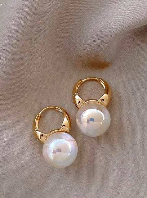 Shein Earrings Aesthetic, Shein Jewelry Aesthetic, Pearl Earrings Outfit, Pearls Earrings Gold, Luxury Jewelry Earrings, Earrings Artificial, Shein Jewelry, Round Pearl Earrings, Earrings Shein