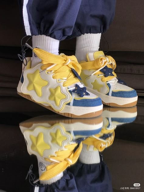 Shoes Reference Sneakers, Water Shoes Aesthetic, Yellow And Blue Outfits Aesthetic, Maximalist Fashion Men, Trainers Aesthetic, Silly Shoes, Shoe Reference, Wallpaper Thanksgiving, Interesting Shoes