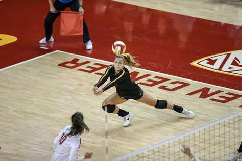 Victoria Garrick, Libero Volleyball, Volleyball Photography, Volleyball Photos, Volleyball Inspiration, Volleyball Tips, Volleyball Workouts, Volleyball Pictures, Volleyball Player