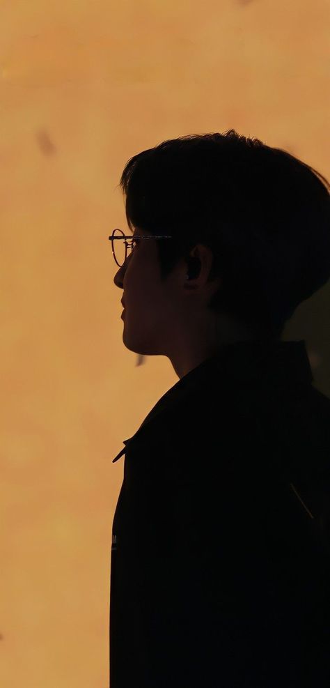 Wonwoo Silhouette, Wonwoo Hd Pics, Wonwoo Id Picture, Wonwoo Side View, Kpop Boyfriend Pictures, Boyfriend Material Wonwoo, Wonwoo Faceless, Won Woo Seventeen, Wonwoo Wallpaper Boyfriend