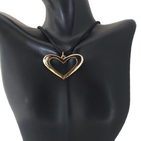 N1265 Funky Goldtone Heart Pendant Necklace Aprox: 15" + 1" Extender Chain Lobster Clasp Closure Lowest Unless Bundled! Bundle & Save! Join The Live Shows! Automatically Save 25% On 3+! Buy With Confidence! 1000+ Listings Available! New Items Added Weekly! Party Cohost, Posh Ambassador & Mentor With 3000+ Sales! #Jesisfashionz #Statement #Jewelry #Fun #Fashion #Fashionjewelry #Style #Gunmetal #Statementearrings #Chunky #Funky #Diva #Largeearrings #Runway #Boutique #Ear #Accessories #Accessory #D Chunky Jewelry Necklace, Glam Minimalist, Dreamcatcher Pendant, Pearl Cluster Necklace, Clear Necklace, Trendy Bracelet, Ear Accessories, Pink Charm, Chunky Jewelry