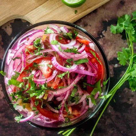 Peruvian Salsa Criolla - Beyond Mere Sustenance Peruvian Salsa, Onion Tomato Salad, Light Dishes, Cilantro Salad, Popular Side Dishes, Peruvian Food, Red Onion Salad, Simple Salad, Onion Salad