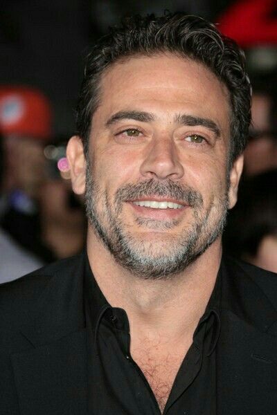 Jeffrey Dean Morgan Jeffrey Dean Morgan Negan, John Winchester, Jeffrey Dean, Jeffrey Dean Morgan, Famous Faces, Pretty Men, Celebrities Male, Serie Tv, Favorite Celebrities