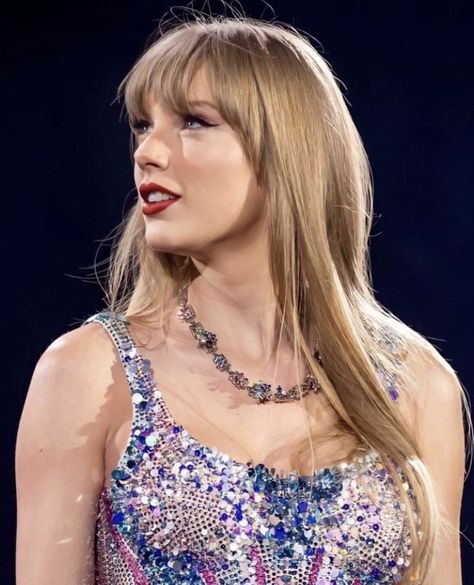 Tyler Swift, Hair Mistakes, Estilo Taylor Swift, Swift Photo, Do's And Don'ts, Taylor Swift Wallpaper, Swift 3, Taylor Swift Pictures, Female Singers