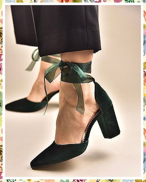 Winter Wedding Heels - Settle up to Amazon.com - You will buy everything you need there. Click to visit today! Green Wedding Heels, Green Velvet Shoes, Comfortable Wedding Heels, Heels Green, Velvet Block Heels, Dark Green Velvet, Velvet Sandals, Velvet Pumps, Green Heels