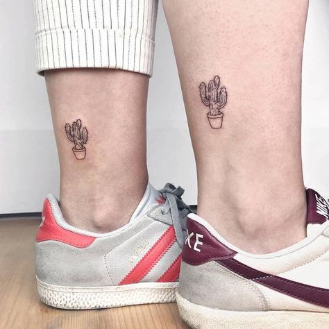 Sisterhood Tattoos, Creative Couple Tattoos, Small Matching Tattoos, Cactus Tattoo, Matching Sister Tattoos, Tropical Palm Trees, Amoled Wallpapers, Fancy Flowers, Large Tattoos