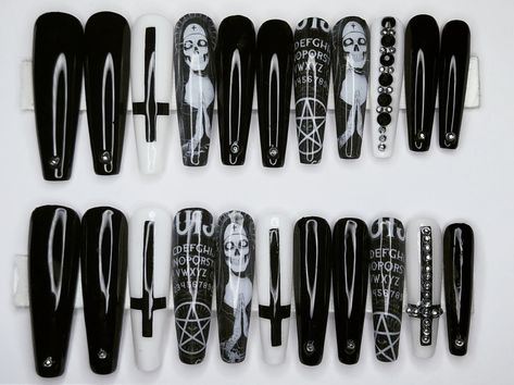 Donnie Darko Nails, Black White Nails, Gothic Nails, Grunge Nails, Goth Nails, Funky Nails, White Nails, Nail Inspo, Pretty Nails