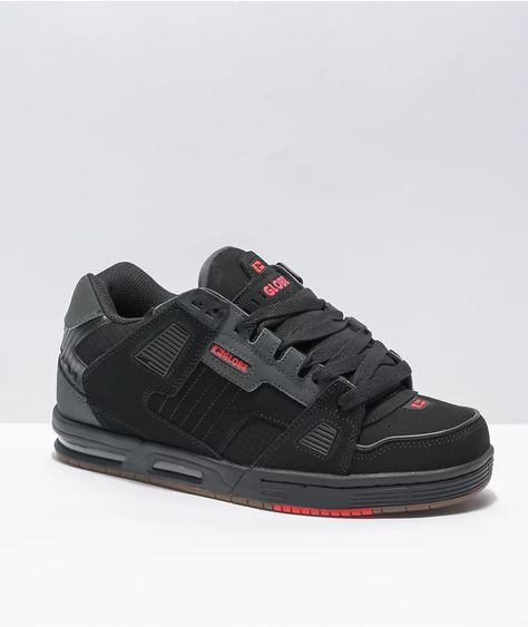 Bulky Skate Shoes, Globe Shoes Outfit, Globes Shoes, Chunky Skate Shoes, Globe Sneakers, Tenis Streetwear, Bulky Shoes, Black Dc Shoes, Black Skate Shoes