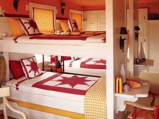 Beautiful Bunks Bunk Bed Room, Bunk Bed With Desk, Bunk Beds Built In, Brighter Bedroom, Built In Bunks, Bunk Rooms, Real Estat, Bed End, Camp Style