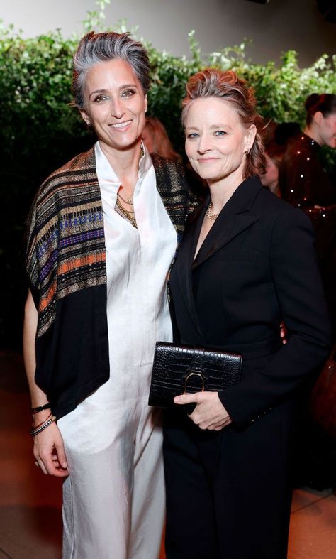 Alexandra Hedison and Jodie Foster Jodie Foster Hair, Jodie Foster Now, Jodie Foster Young, Jodi Foster, Contact Jodie Foster, Alexandra Hedison, 2024 Haircut, African Print Maxi Skirt, Jodie Foster