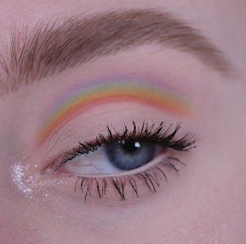 Makeup Utensils, Rainbow Eyeshadow, Gel Eyeliner Pencil, Casual Makeup, Pride Makeup, Rainbow Makeup, Single Eyeshadow, Cool Makeup, Creative Eye Makeup