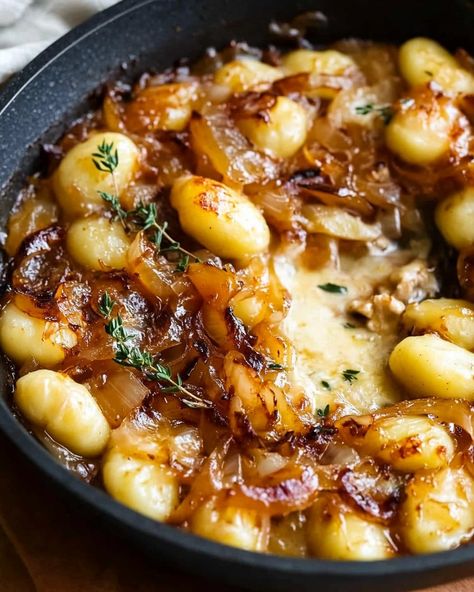 Boursin Gnocchi, Recipes With Gnocchi, Healthy Gnocchi Recipes, Gnocchi Meals, Gnocchi Bacon, Toasted Gnocchi, Cozy Dinners, Carmelized Onions, Homemade Gnocchi