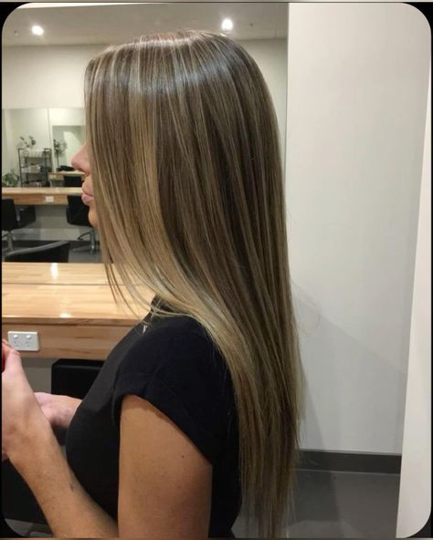 Highlights Brown Hair Balayage, Rambut Brunette, Blonde Highlights On Dark Hair, Brown Hair Looks, Hair Inspiration Long, Brown Hair Inspo, Brunette Hair With Highlights, Hair Streaks, Dark Hair With Highlights