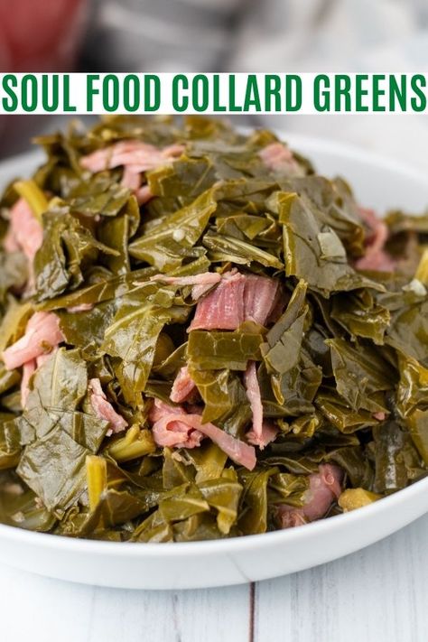 Soul Food Collard Greens with Smoked Turkey - Curbing Carbs Crockpot Collard Greens, Collard Green Seasoning, Greens Recipe Soul Food, Ham Bone Recipes, Southern Style Collard Greens, Chicken Tortillas, Greens Recipes, Southern Collard Greens, Side Dishes For Ham