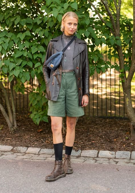 Reetta - Hel Looks - Street Style from Helsinki Mid Size Middle Age Fashion, Fashion Nonbinary, Hel Looks, Queer Women, Street Style Blog, Outfit Vintage, Fits Inspo, Estilo Punk, Looks Street Style