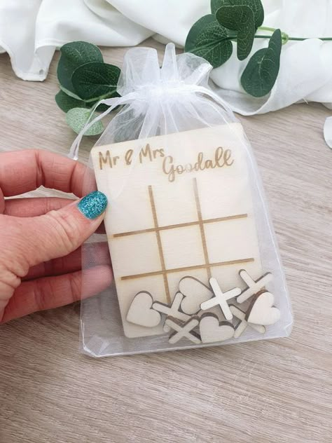 Wedding Guest Entertainment Ideas, Wedding Giveaways Ideas For Guests, Wedding Giveaways Ideas, Noughts And Crosses, Elegant Wedding Themes, Wedding Favor Table, Gifts For Guests, Wedding Thank You Gifts, Lip Cosmetics