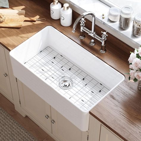 Black farmhouse sink