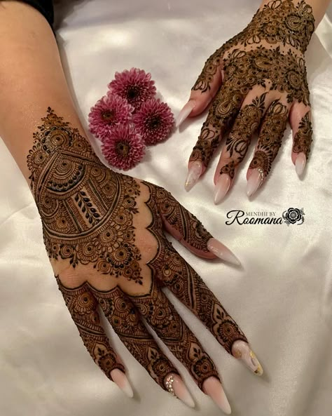 Details 😍💜 - - #henna #hennaart #hennaartist #hennadesign #hennainspo #mehndi #mehndidesign #mehndiinspo Henna For Right Hand, Detailed Henna Designs, Basic Henna, Aesthetic Mehndi Designs, Aesthetic Mehndi, Small Henna Designs, Henna Flower Designs, Henna Designs Back, Simple Mehandi