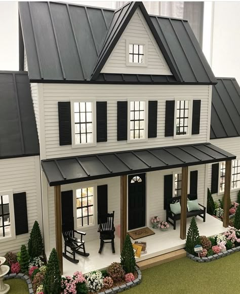 Miniature Farmhouse Dollhouse, Vermont Dollhouse Jr, Exterior Doll House Ideas, Modern Dollhouse Exterior, Doll House Exterior Ideas, Vermont Dollhouse, Modern Farmhouse Dollhouse, Dollhouse Exterior Ideas, Dollhouse Remodel