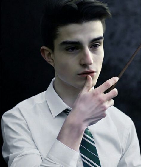 Graham Montague, Kylie Lipstick, Harry Potter Images, Harry Potter Characters, Hogwarts, Harry Potter