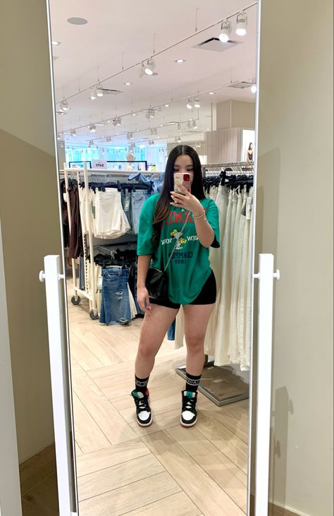 Casual Las Vegas Outfit Summer, Outfits Oversize Mujer, Outfit Ideas Oversized Shirt, Outfits Curvy Juvenil, Gorditas Aesthetic, Las Vegas Outfit Summer, Outfits For Hot Weather, Outfit Ideas Oversized, Mode Zara