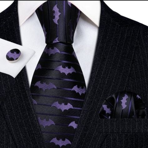 Purple and Black Halloween Bat Italian Silk Necktie Set Halloween Wedding Men's Full Windsor Knot, Windsor Knot, Bat Design, Purple Wedding Theme, Ties Mens Fashion, Purple Suits, Necktie Set, Bat Pattern, Outfits Hombre