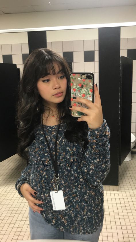 Hispanic Haircuts, Latina With Bangs, Bangs 2024, Latina Makeup Looks, Hair Inspired, Haircut Inspo, Latina Makeup, Fringe Bangs, Hair Arrange