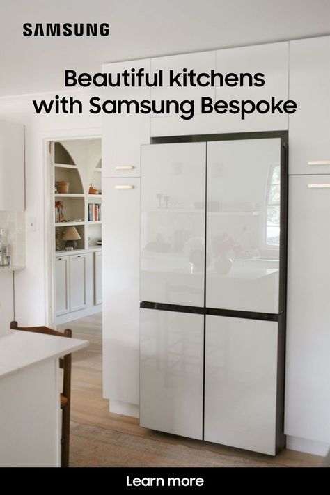 White Refrigerator In Kitchen, Bespoke Refrigerator Kitchen Ideas, Samsung Bespoke Fridge White Glass, Samsung White Glass Fridge, Samsung Bespoke Fridge Freezer, Samsung White Appliances, Modern Refrigerator Kitchen, Modern Fridge Kitchen, Kitchens With Samsung Bespoke Appliances