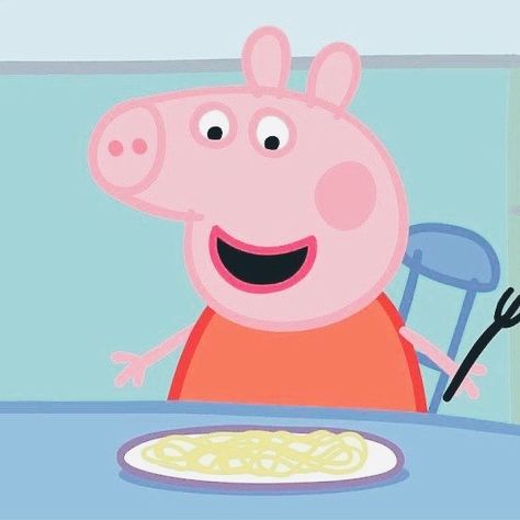 Peppa Pig Fruit, Heo Peppa, Peppa Pig Cupcakes, Peppa Pig Memes, Barbecue Fish, Pepper Pig, Homemade Strawberry Cake, Peppa Pig Wallpaper, Mummy Pig