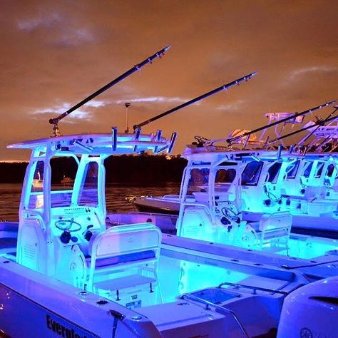 boat consoles - http://www.boatpartsandsupplies.com/boatconsoles.php Boating Life, Boat Console, Mako Boats, Boat Diy, Fish Board, Center Console Fishing Boats, Offshore Boats, Sport Fishing Boats, Dream Boat