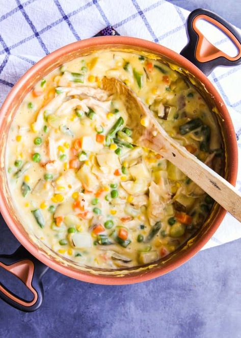 Chicken Soup Dutch Oven Recipes, Chicken Pot Pie Dutch Oven Recipe, Chicken Pot Pie Soup Dutch Oven, Chicken Pot Pie Recipe Dutch Oven, Dutch Oven Chicken Soup Recipes, Dutch Oven Casserole, Dutch Oven Casserole Recipes, Chicken Pot Pie Dutch Oven, Instant Pot Dutch Oven Recipes