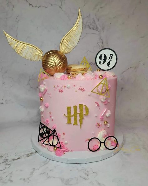 Harry Potter Phoenix, Harry Potter Treats, Phoenix Harry Potter, Harry Potter Birthday Cake, Harry Potter Crochet, Harry Potter Bday, Harry Potter Girl, Harry Potter Baby Shower, Baby Shower Cakes Girl