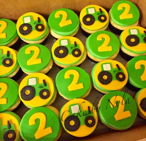 John Deere themed cupcakes #cakedecorating #cupcakes #cupcakestagram #johndeere #farming #kidsbirthday #fondant #fondanttoppers #farmcupcakes John Deere Cupcakes, Bd Cake, Cup Of Cake, Rodeo Rider, Girls Party Ideas, Decorated Cupcakes, Cowboy Girl, Fondant Toppers, New Country