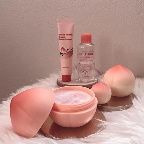 cc: katpurrful Peach Makeup Products, Peach Scented Products, Korean Skin Care Aesthetic, Peach Makeup, Alat Makeup, Lip Care Routine, Peach Aesthetic, Pretty Skin Care, Tony Moly