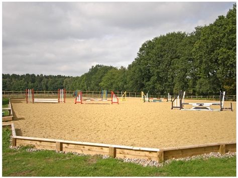 European arena Horse Jumping Arena, Jumping Arena, Horses Jumping, Equine Barns, Farm Animals Pictures, Equestrian Barns, Paddock Paradise, Horse Arena, Dream Stables