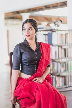 Shirt Blouses For Saree, Cold Shoulder Blouse Designs, Long Blouse Designs, Blouse Tops Designs, Blouse Designs High Neck, Saree Blouse Neck Designs, Blouse Design Images, Linen Crop Top, New Blouse Designs