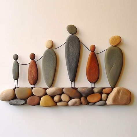 Stone Artwork, Stone Pictures Pebble Art, Stone Art Painting, Artwork Ideas, Stones Diy, Beach Rocks, Pebble Stone, Stone Pictures, Beach Crafts