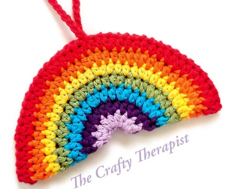 Rainbow Crochet Pattern, Crochet Keyring Free Pattern, Crochet Applique Patterns, Crochet Applique Patterns Free, Free Amigurumi Crochet Patterns, Crochet Rainbow, Keychain Pattern, Crochet For Beginners Blanket, Crochet Keychain Pattern