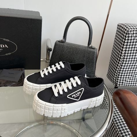 Brand Sneakers, Prada Women, Sport Shoe, Shoes Prada, Shoe Tags, Casual Sport, Jordan 3, Casual Sport Shoes, Prada Shoes