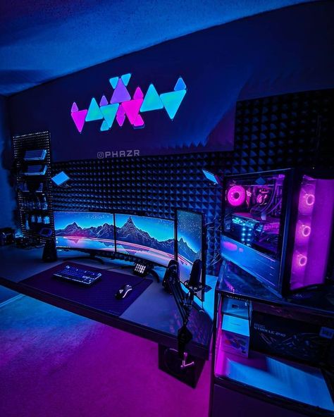 Blue and Purple PC Setup Games Room Inspiration, Gaming Bedroom, Small Game Rooms, Purple Games, Gaming Desk Setup, Best Gaming Setup, Setup Gamer, Computer Gaming Room, Gamer Setup