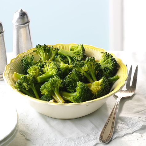 Marinated Broccoli, Butter Broccoli, Marinated Vegetables, Broccoli Recipe, Fresh Broccoli, Veggie Salad, Sweet Chilli, Broccoli Recipes, Nutritious Snacks