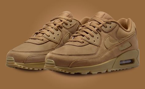 Explore the warmth and coziness of Nike Air Max 90 Wheat, set to release Holiday 2023. Find images and release information here. Winter Begins, Air Max 90 Premium, Winter Comfort, Sneaker Release, Hot Sneakers, Latest Sneakers, New Sneakers, Nike Air Max 90, Timberland Boots