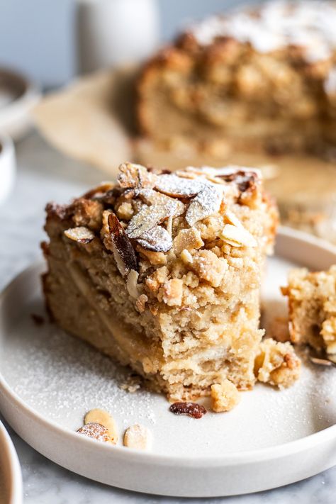 This deliciously buttery almond coffee cake is inspired by the classic almond croissant- with rich frangipane and cream cheese filling rippled throughout and a crunchy nutty almond vanilla streusel on top! Oh, and you'll never believe it's vegan and dairy free! Croissant Coffee, Classic Coffee Cake, Almond Coffee Cake, Almond Coffee, Cream Cheese Coffee Cake, Dairy Free Cream Cheese, Blueberry Coffee Cake, Breakfast Bread Recipes, Almond Croissant