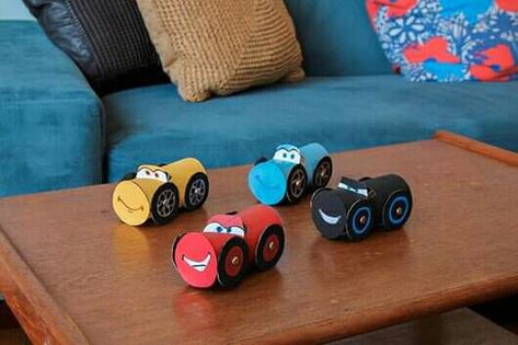 Cars Craft, Cardboard Cars, برق بنزين, Cardboard Car, Cardboard Craft, Cars Disney, Toilet Paper Tube, Car Craft, Toilet Paper Roll Crafts