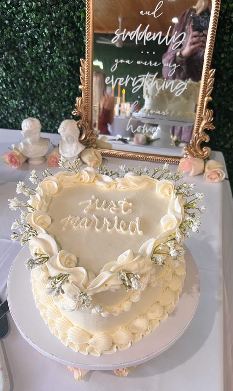 Just Married Vintage Cake, Just Married Wedding Cake, Just Married Cake, You Are My Everything, Vintage Cake, Just Married, Wedding Inspo, Wedding Cakes, Wedding Decor