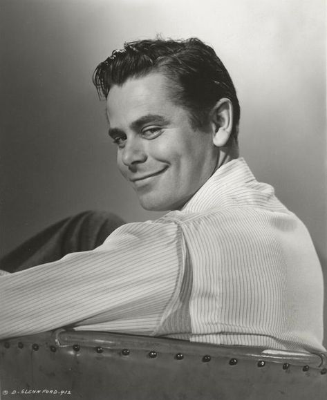 Glen Ford, Major Movie, Barbed Wire Fence, Glenn Ford, Old Hollywood Movie, Beverly Hills Houses, Portrait Photos, Vintage Everyday, Wire Fence