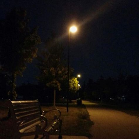 Indie Nostalgia Aesthetic, 3am Aesthetic, Parks At Night, Nighttime Aesthetic, Nostalgia Aesthetic, Night Scenery, Night Vibes, Dark Photography, Night Aesthetic