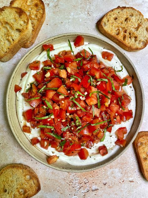 With creamy whipped ricotta topped with classic bruschetta and served with crostini, this whipped ricotta bruschetta dip is sure to become your new favorite summer appetizer! Bruschetta Dip Recipe, Brushetta Appetizers, Ricotta Bruschetta, Bruschetta Dip, Classic Bruschetta, Ricotta Crostini, Ricotta Dip, Bruschetta Pasta, Crostini Appetizers