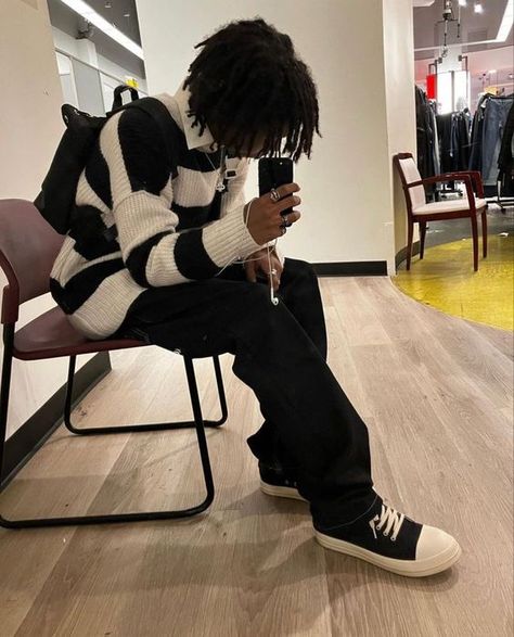 Alt Black Boy, Grunge Outfits Black, Rick Owen Outfit, Y2k Outfits Men, Afro Goth, Underground Clothing, Random Clothes, Aesthetic Outfits Men, Black Men Fashion Swag